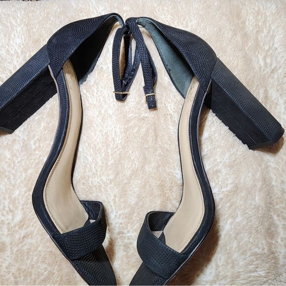 Vince Camuto Size 9 - Picture 6 of 7